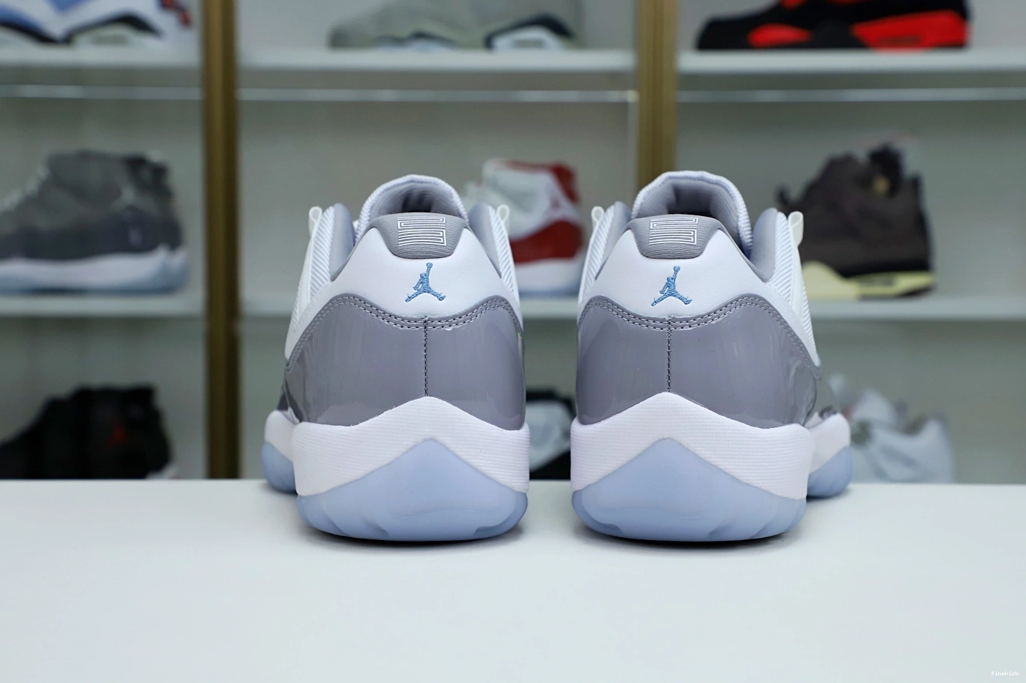 Low Retro Jordan Grey